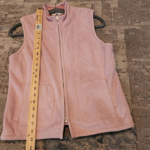 Evan Picone pink soft faux fur zip up vest w/pockets. - Picture 15 of 15